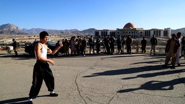 Afghanistan, Abbas Alizada, Lý Tiểu Long, nổi như cồn