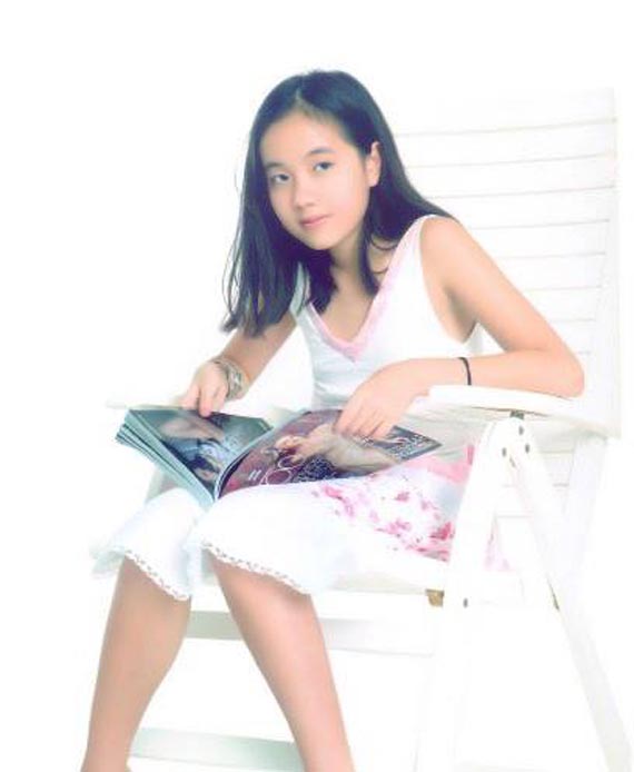 Ở lứa tuổi 15, Mie đag dần thay đổi với hình ảnh đẹp trong mắt độc giả. Cô đã sớm có kinh nghiệp người mẫu từ năm 14 tuổi và từng giành giải nhất ;Ngôi sao thời trangnăm 2010.