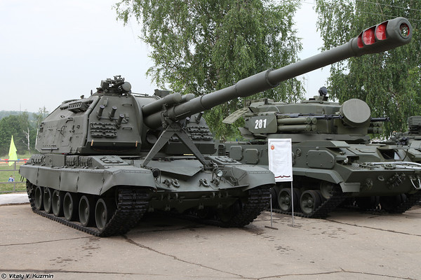 Pháo tự hành MSTA-S và hệ thống tên lửa-pháo phòng không Tunguska trong biên chế sư đoàn Tamanskaya