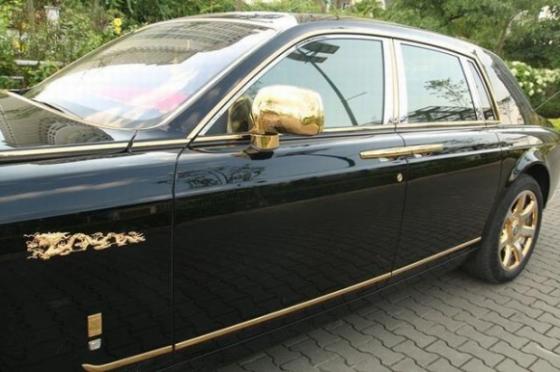Đại gia bí ẩn sở hữu Iphone và Rolls Royce mạ vàng - Ảnh 6