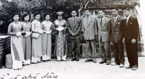 Trang phục của nam giới Hà thành trong đám cưới năm 1954