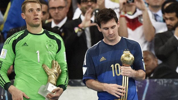 Messi giành Quả bóng vàng World Cup mà chẳng có chút vui vẻ.