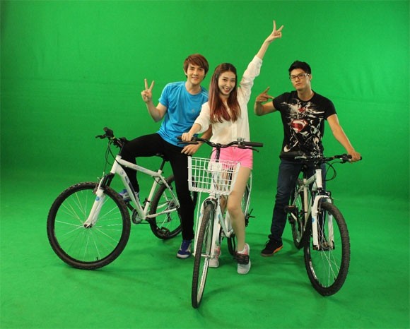 Những sao Việt kh&ocirc;ng biết đi xe m&aacute;y, xe đạp