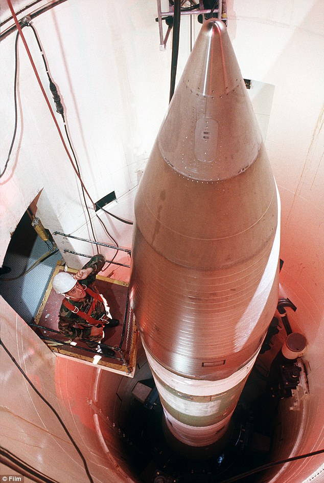 Tên lửa liên lục địa Minuteman III là một thành tố quan trọng trong bộ ba hạt nhân của Mỹ.