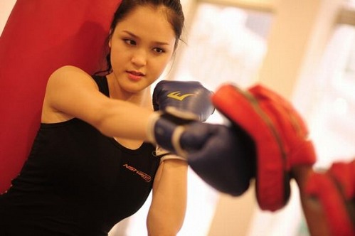 my nhan viet tren san boxing, ho ngoc ha boxing, kha ngan boxing, ngoc trinh boxing, thuy top boxing