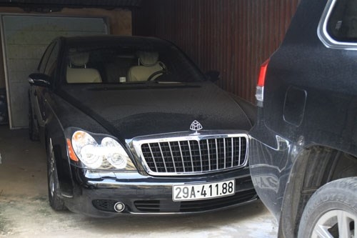 Siêu xe Maybach 57S Minh Sâm thường sử dụng có giá ngót nghét 1 triệu USD trên thị trường.