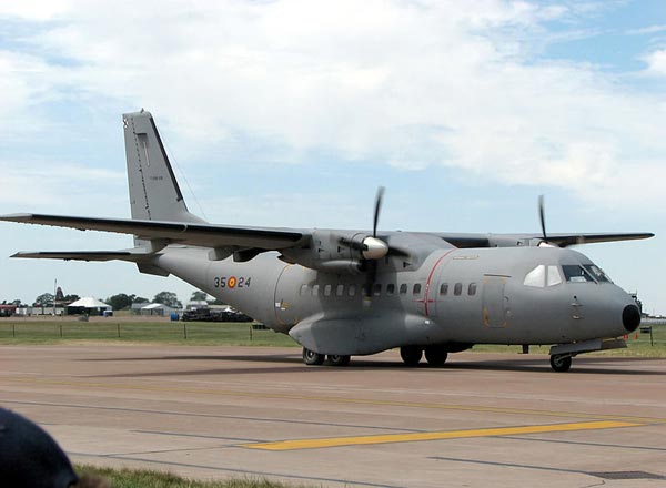 Dự án hợp tác máy bay vận tải hạng trung CN-235 với Tây Ban Nha là một thành công lớn của Indonesia mà các nước khác cần phải học tập theo.