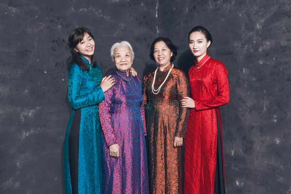 Bộ ảnh cưới độc đáo của cô gái Hà Nội chụp cùng những người bạn thân 15 năm 9