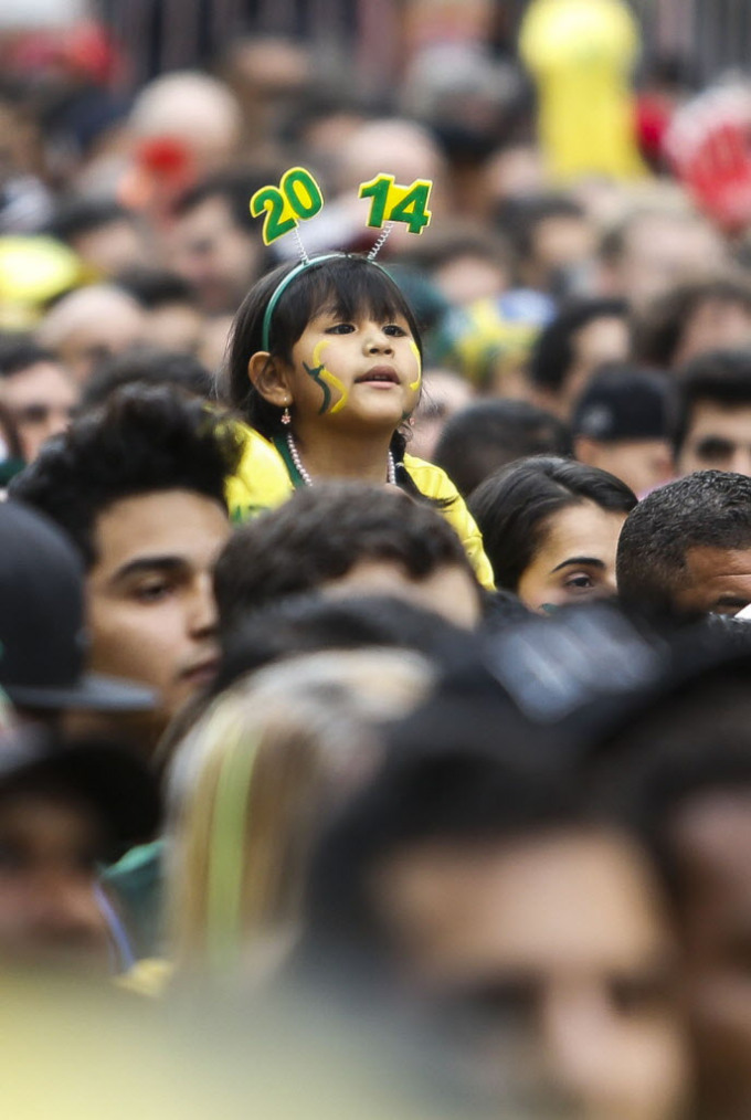 Fan của Brazil tại sự kiện công chúng xem Fan Fest ở Sao Paulo, Brazil, tham dự trận bán kết các trận đấu bóng đá World Cup giữa Brazil và Đức trên 08 tháng 7 năm 2014. Miguel Schincariol / AFP / Getty Images