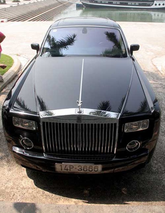 Siêu xe Rolls Royce Phantom được “chúa đảo” Đào Hồng Tuyển đích thân điều khiển hàng ngày để đi thị sát các công việc trong đảo cũng có giá khoảng 1 triệu USD 