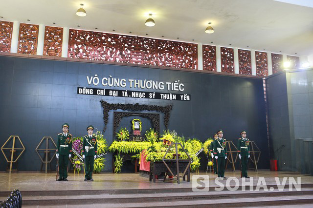 Đám tang nhạc sĩ Thuận Yến diễn ra trang nghiêm.