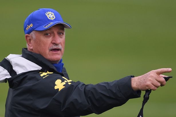 HLV Scolari đã phải rời buổi tập của ĐT Brazil giữa chừng