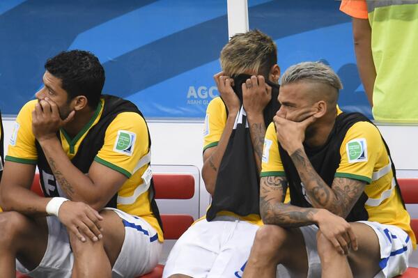 Nỗi buồn của Neymar và đồng đội