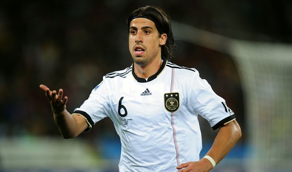 Khedira, người chiến binh bảo vệ Cỗ xe tăng