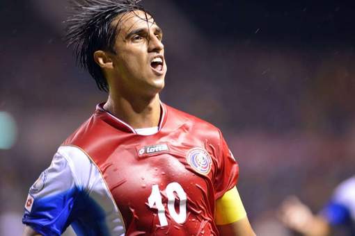 Bryan Ruiz luôn rất nguy hiểm trong các pha phản công