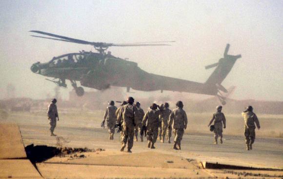 Trực thăng Apache trong một chiến dịch tại Iraq năm 2003
