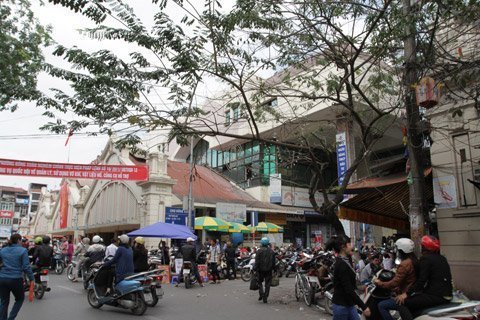 Chợ Đồng Xuân xưa và nay (Ảnh: Vietnamnet)