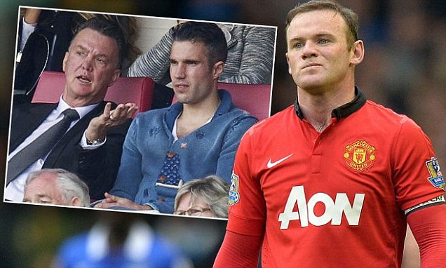 Rooney hay Van Persie thì HLV Van Gaal cũng phải sớm đưa ra quyết định