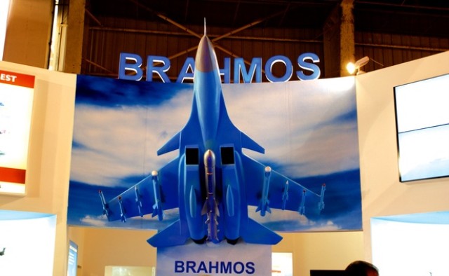 Su-30MKI trang bị tên lửa BrahMos.