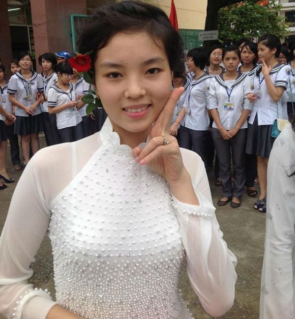Khoảnh khắc đời thường giản dị, dễ mến của tân Hoa hậu Việt Nam 2014.
