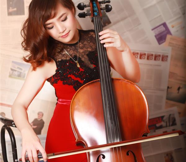 Cellist Hoài Xuân