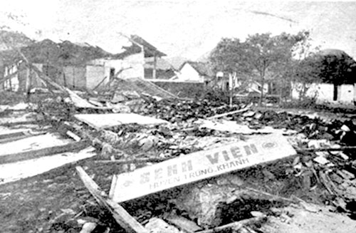 Bệnh viện huyện Trùng Khánh (Cao Bằng) bị quân Trung Quốc tàn phá tháng 2/1979 (Ảnh tư liệu)