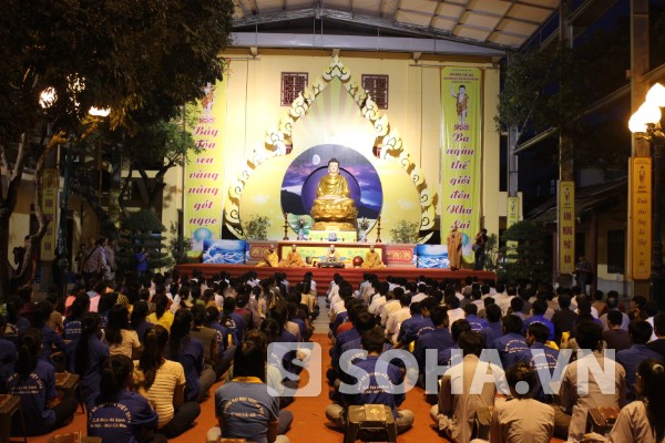 Đây là hoạt động thường niên của chùa Bằng, tức Linh Tiên Tự (phường Hoàng Liệt, Hoàng Mai, Hà Nội) tổ chức vào ngày cuối cùng trước khi diễn ra kỳ thi đại học- cao đẳng cho những sĩ tử ăn, nghỉ miễn phí trong chùa.