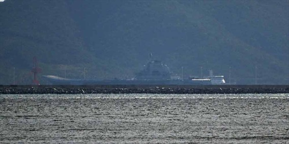 Về lý thuyết, trang bị của biên đội tàu sân bay Liêu Ninh được coi là khá hoàn chỉnh, có thể tác chiến xa bờ, tuy nhiên nó chưa thực sự mạnh nếu so sánh với những cụm tàu sân bay của nước ngoài.