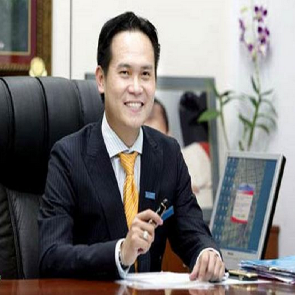 Đặng Hồng Anh sinh năm 1980, là con trai cả của cặp doanh nhân Đặng Văn Thành - Huỳnh Bích Ngọc.