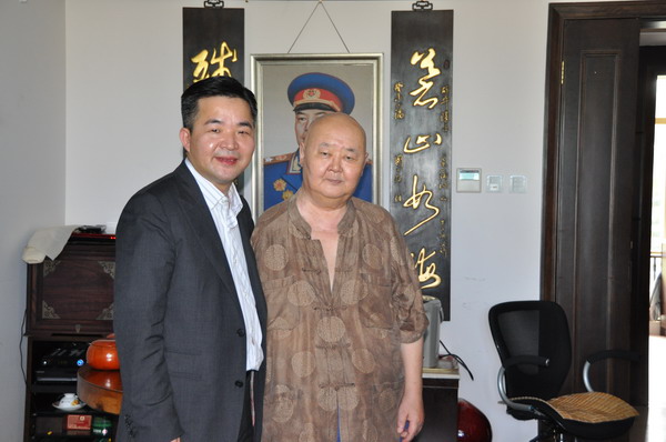 Ông Diệp Tuyển Ninh (trái), đại diện gia tộc họ Diệp tại Quảng Đông - một thế lực lớn trong Thái tử đảng, ủng hộ ông Tập Cận Bình