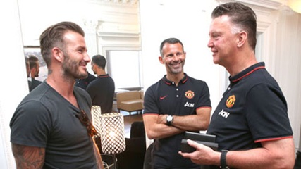 Becks đến thăm các cầu thủ Man United