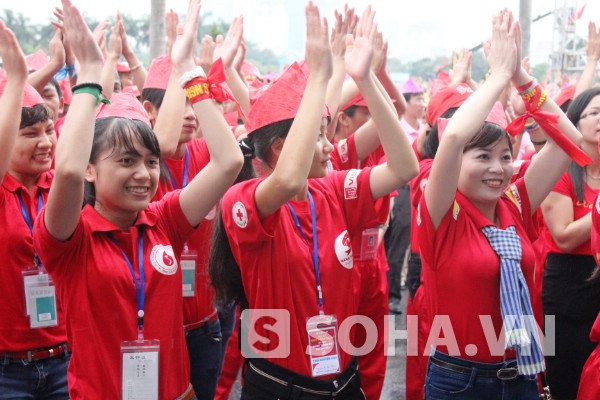 Ngày hội hiến máu “Giọt máu hồng tri ân – Hội quân Hành trình đỏ” tổ chức tại sân vận động quốc gia Mỹ Đình nhằm hưởng ứng chiến dịch Hành trình Đỏ về với Thủ đô Hà Nội.