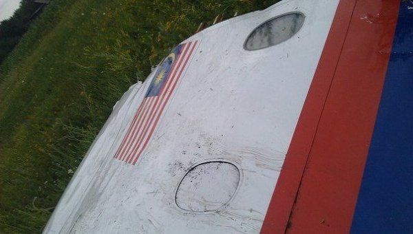 Các mảnh xác chiếc máy bay xấu số