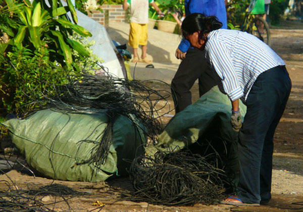 Nghề xẻ thịt dây điện có lẽ chỉ có tại Việt Nam.