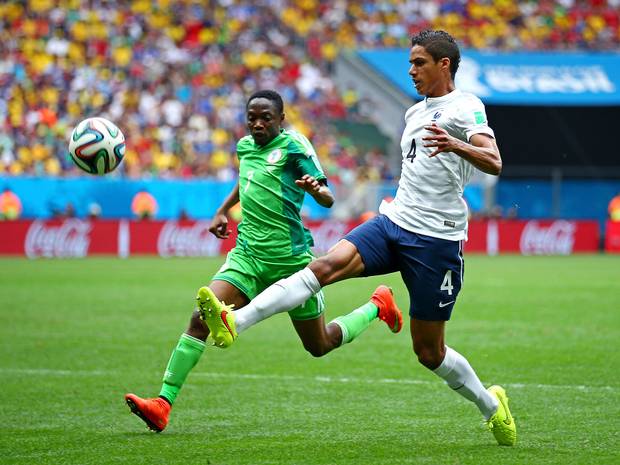 Varane vừa thi đấu rất chững chạc trong màu áo ĐT Pháp ở World Cup 2014