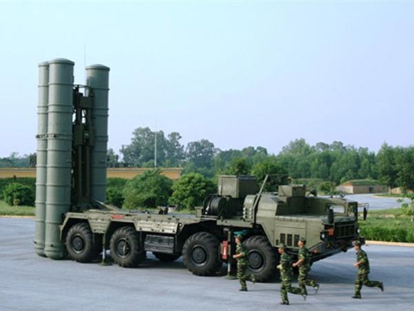 S-300PMU1+ của Việt Nam là một hệ thống phòng không có khả năng đánh chặn tên lửa đạn đạo tầm ngắn và tên lửa đạn đạo chiến thuật.