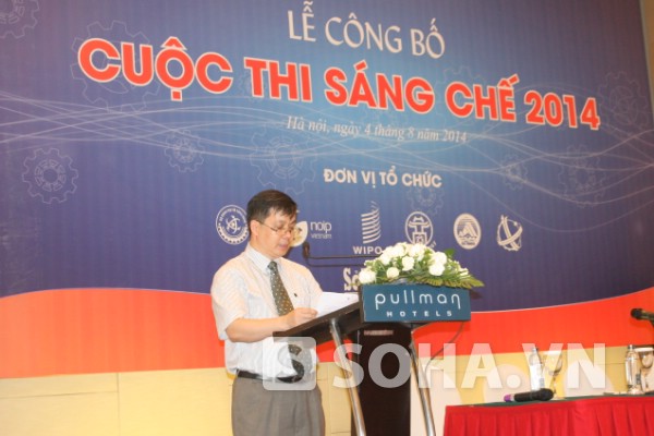 Tạ Quang Minh (Cục trưởng Cục Sở hữu Trí tuệ) công bố Quyết định ban hành thể lệ Cuộc thi Sáng chế 2014.