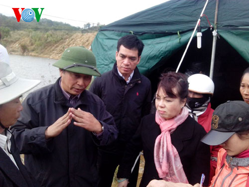 Bà Tiến chia sẻ, vào ngày 16/12 khi đang công tác tại Cao Bằng nghe thông tin về vụ tai nạn, Bộ y tế đã có công điện chỉ đạo cơ quan y tế tỉnh Lâm Đồng huy động 24 bác sĩ, y tá túc trực 24/24 tại hiện trường. Ảnh: VOV