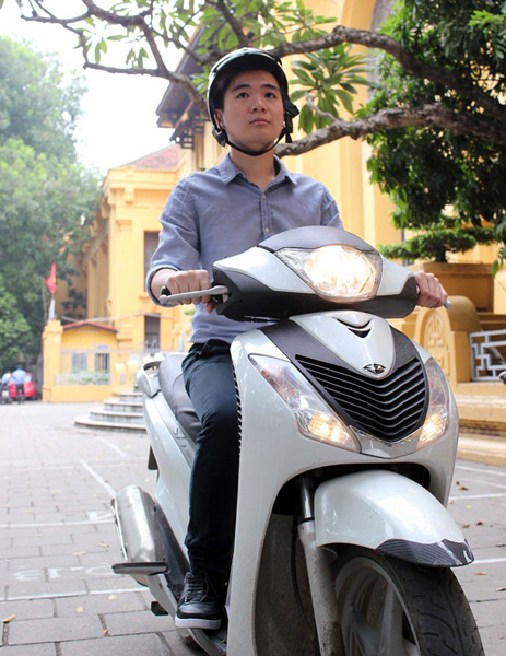 Thiếu gia nghìn tỷ thích đi Vespa.