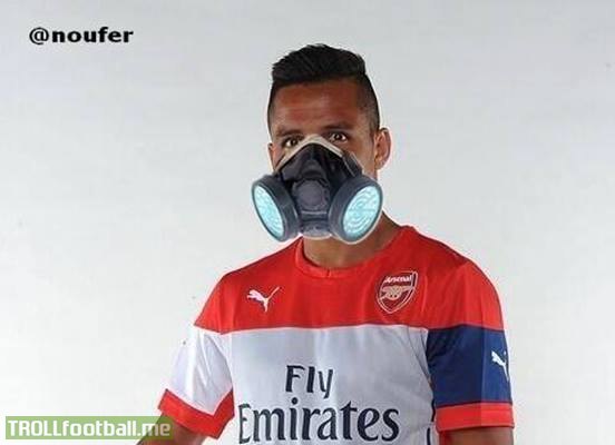 Phòng truyền thống Arsenal quá bụi bặm rồi, phải đeo mặt nạ oxy thôi Sanchez