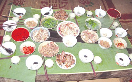 Tiết canh gà của người Mông