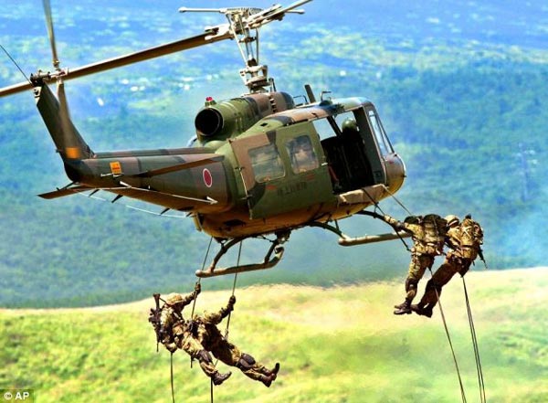 Nhật Bản sẽ chi tới 2 tỷ USD trong chương trình thay thế 150 chiếc trực thăng vận tải già nua UH-1 Huey.