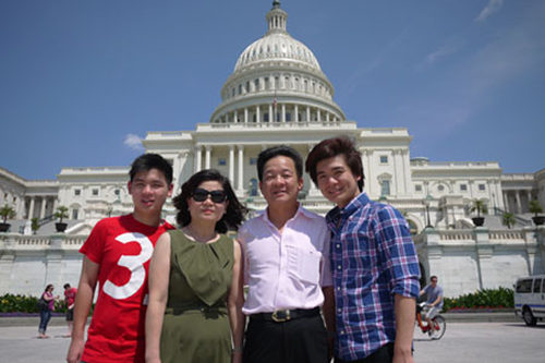 Tính tới thời điểm tháng 6/2014, vợ bầu Hiển (bà Lê Thanh Hòa) và hai con trai là Đỗ Vinh Quang, Đỗ Quang Vinh không hề nắm cổ phần nào tại SHB (Ảnh: HNM)