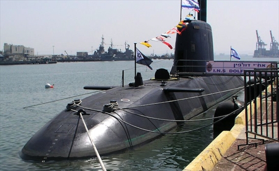 Tàu ngầm lớp Dolphin của Israel là loại tàu ngầm chạy bằng động cơ diesel do Đức sản xuất. Nó được dựa trên mẫu tàu ngầm lớp 209 mà Đức chế tạo để dành riêng cho việc xuất khẩu tới các khách hàng nước ngoài.