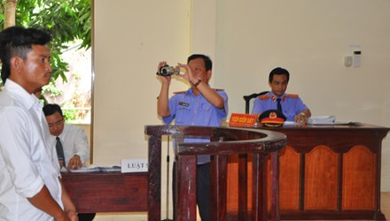 Viện kiểm sát huyện Kiên Hải đã “gán” cho Trần Toàn cây xà beng để buộc tội.