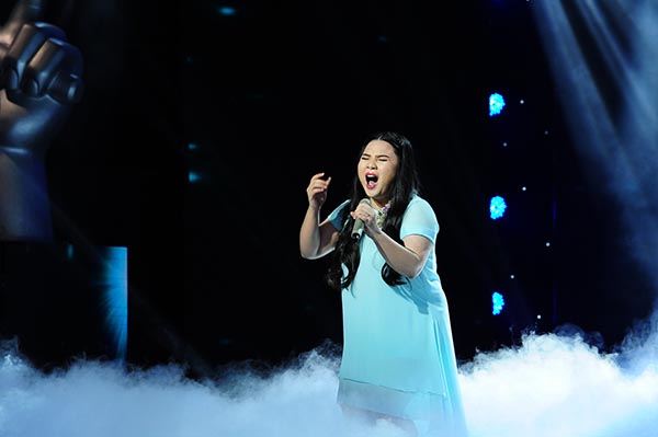 Vân Anh là thí sinh đầu tiên Mỹ Tâm chọn đi tiếp khi thể hiện thành công ca khúc Buồn.