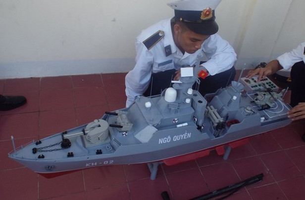 Mô hình tàu hộ vệ tên lửa Gepard-3.9 số hiệu 013 - Ngô Quyền của học viên sĩ quan Học viện Hải quân