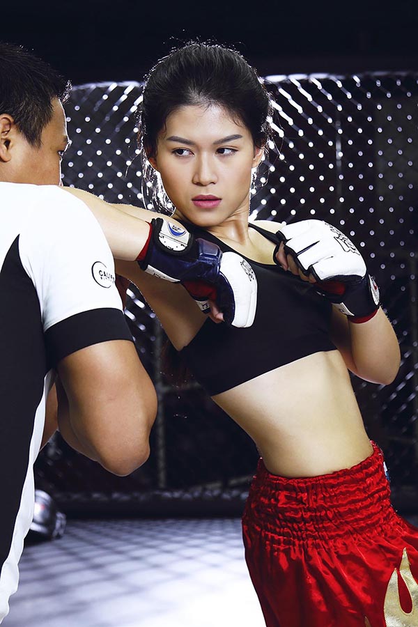 
Ngọc Thanh Tâm chia sẻ, sau khi tham gia bộ phim hành động “Hiệp sĩ mù”, cô vẫn duy trì tập luyện võ thuật và các môn thể thao đòi hỏi thể lực cao.

