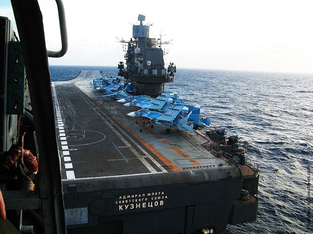 
Dàn tiêm kích hạm trên tàu sân bay Kuznetsov.
