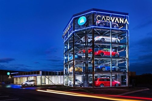 Hình ảnh về máy bán ôtô tự động trên website của Carvana.